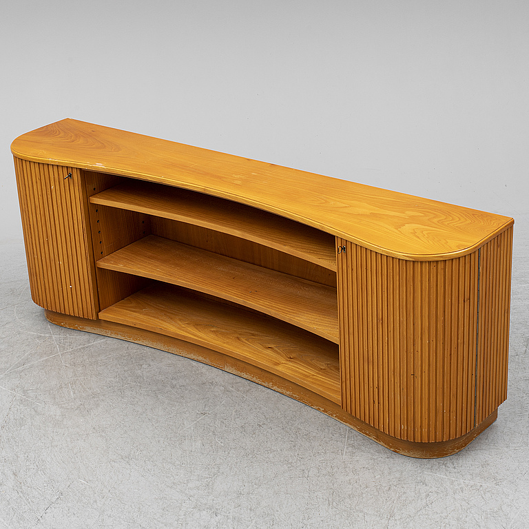 A 1940s elm veneered shelf.