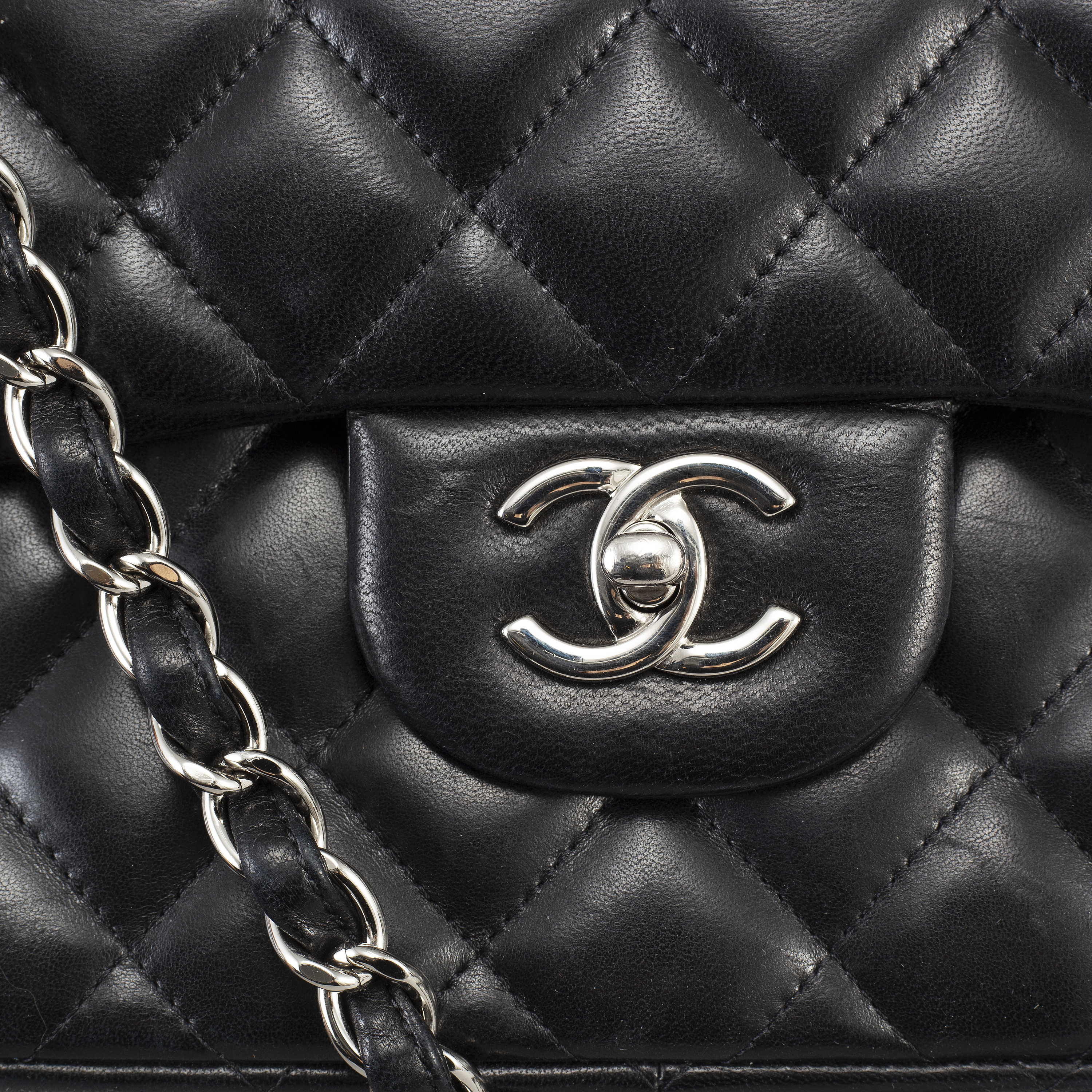 CHANEL, 'Jumbo Double Flap Bag', 2010-2011. - Bukowskis