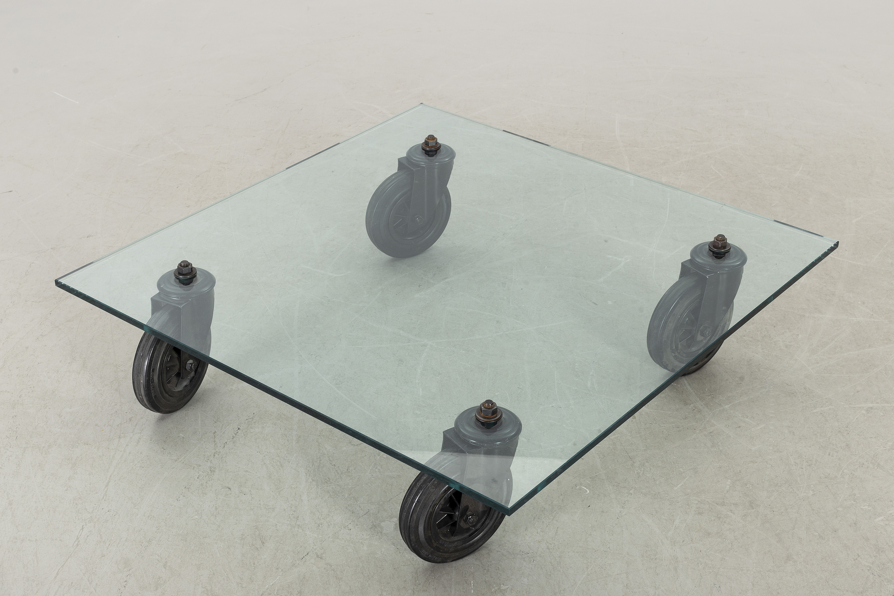 A TAVOLO CON RUOTE COFFEE TABLE DEIGNED BY GAE AULENTI FOR FONTANA