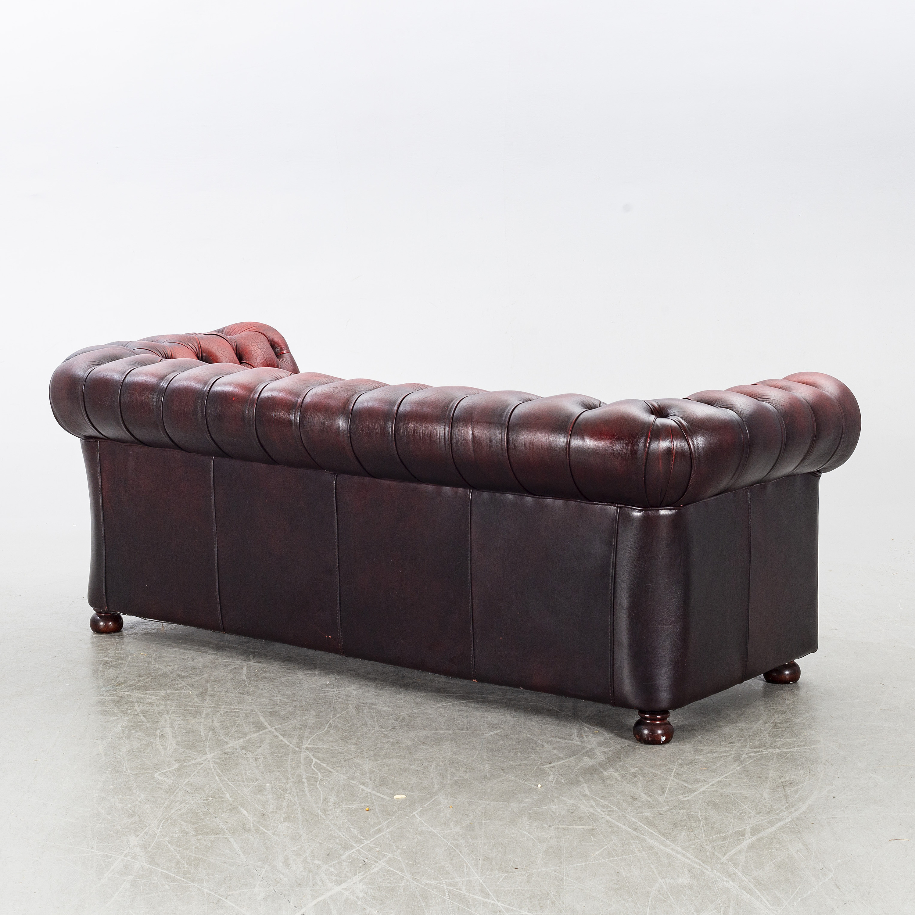 A sofa from Winchester Furniture. Bukowskis