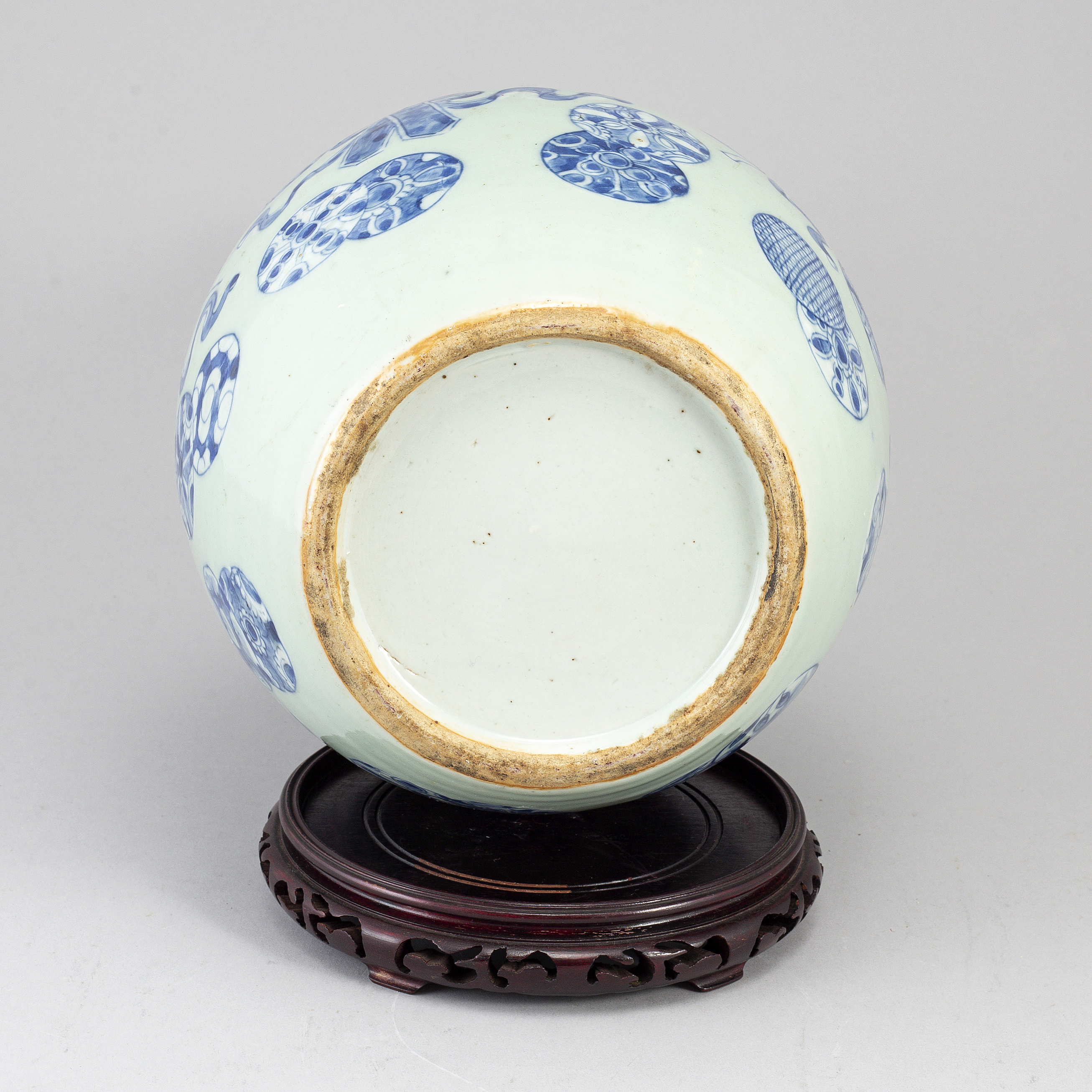 A blue and white tianqiuping vase, Qing dynasty, late 19th/early 20th