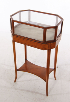 12157. MONTERBORD. Empire. 1800-talets första hälft.