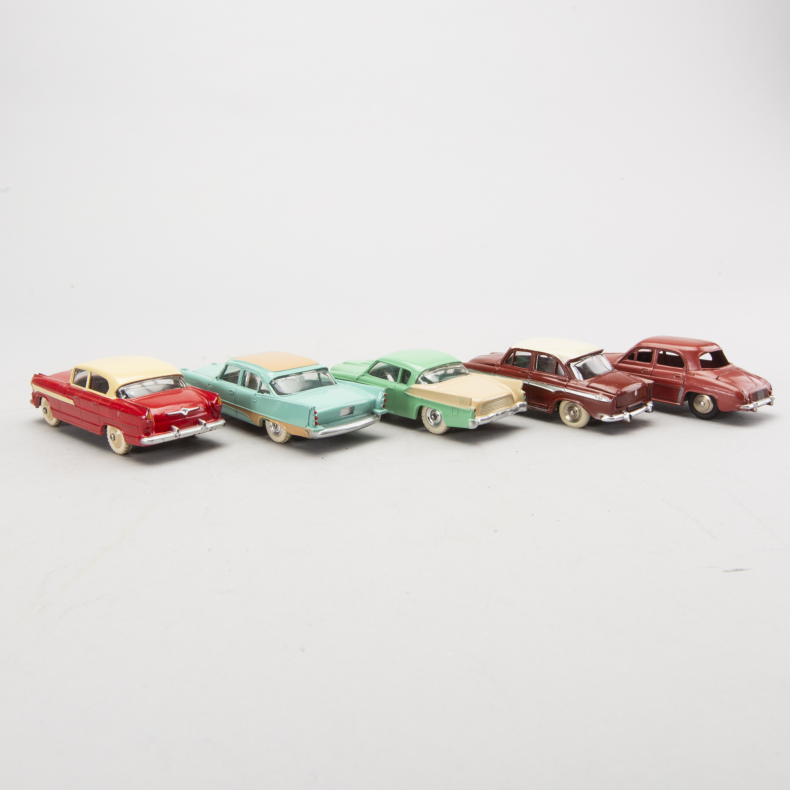 BILAR 10 st Dinky Toys 1950/60tal. Bukowskis