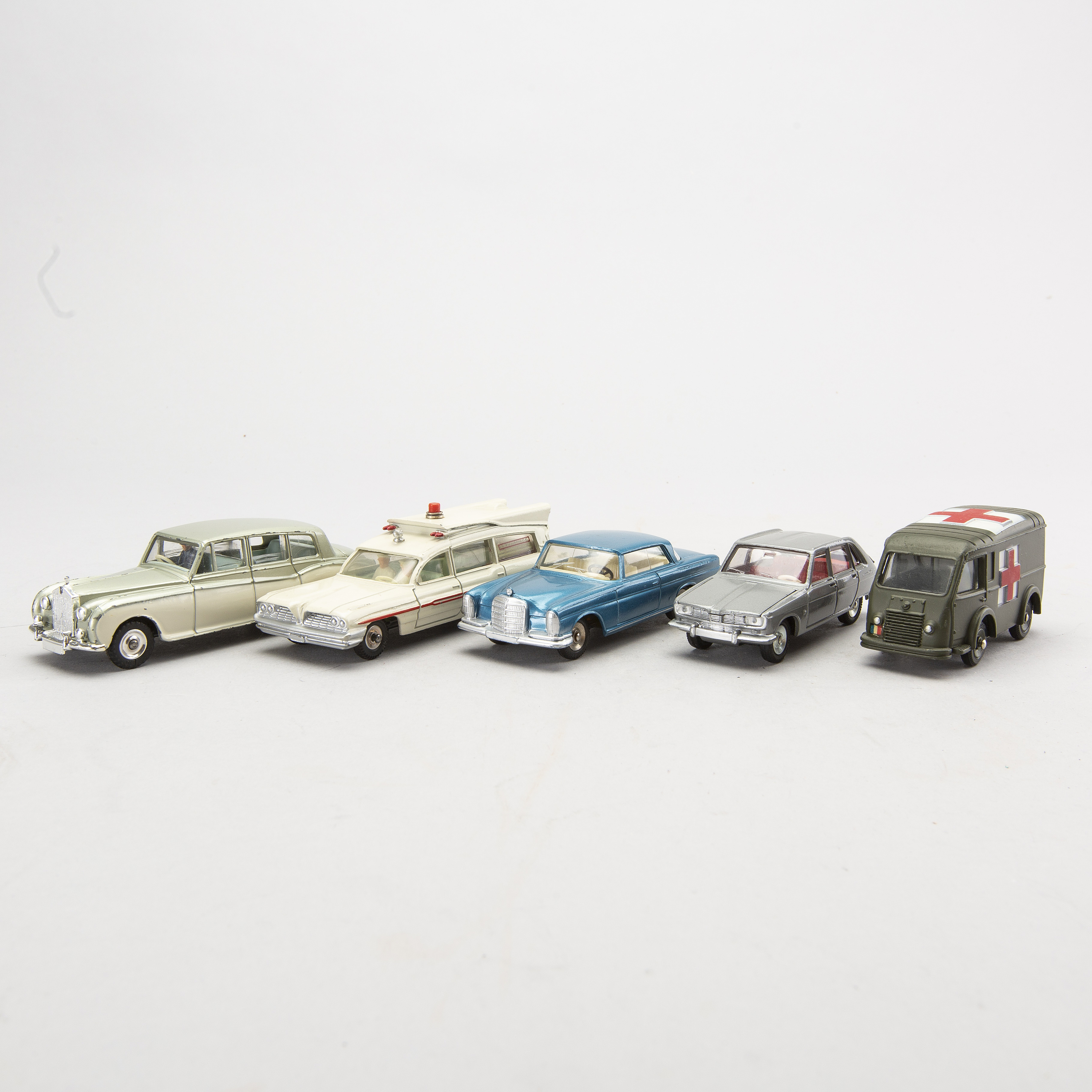 BILAR 10 st Dinky Toys 1950/60tal. Bukowskis