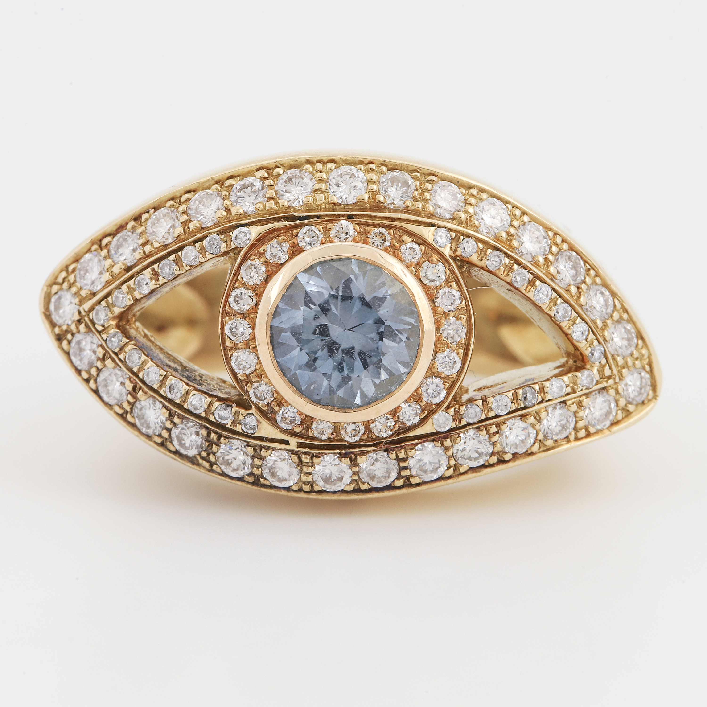 Eye Rings Diamond brilliant-cut diamond and sapphire eye ring. - Bukowskis