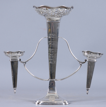 122505. VAS, silver, Robert F. Mosely, Sheffield, England, 1915.