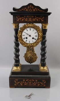 122639. BORDSPENDYL, omkr 1900.