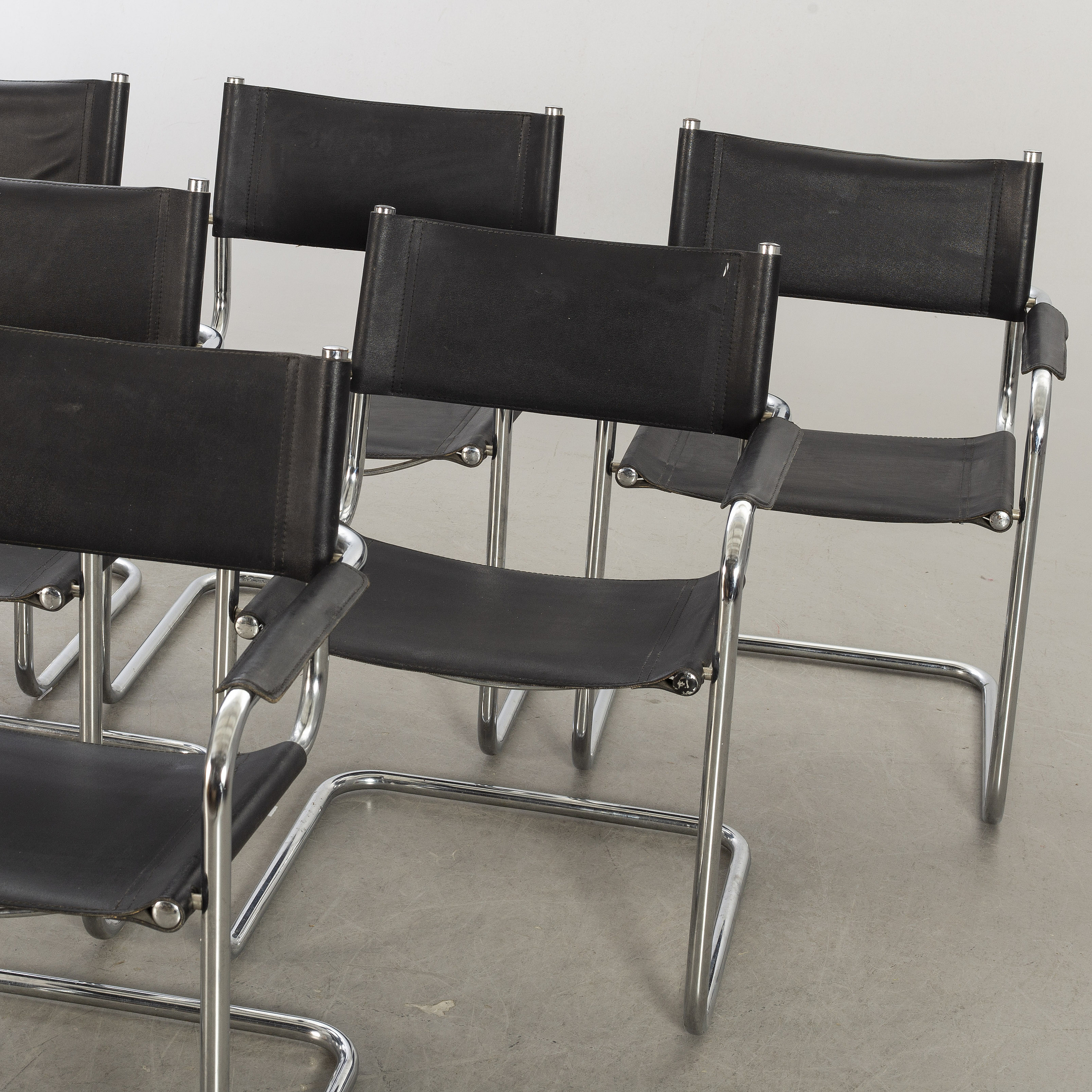 A SET OF SIX ARMCHAIRS. Bukowskis