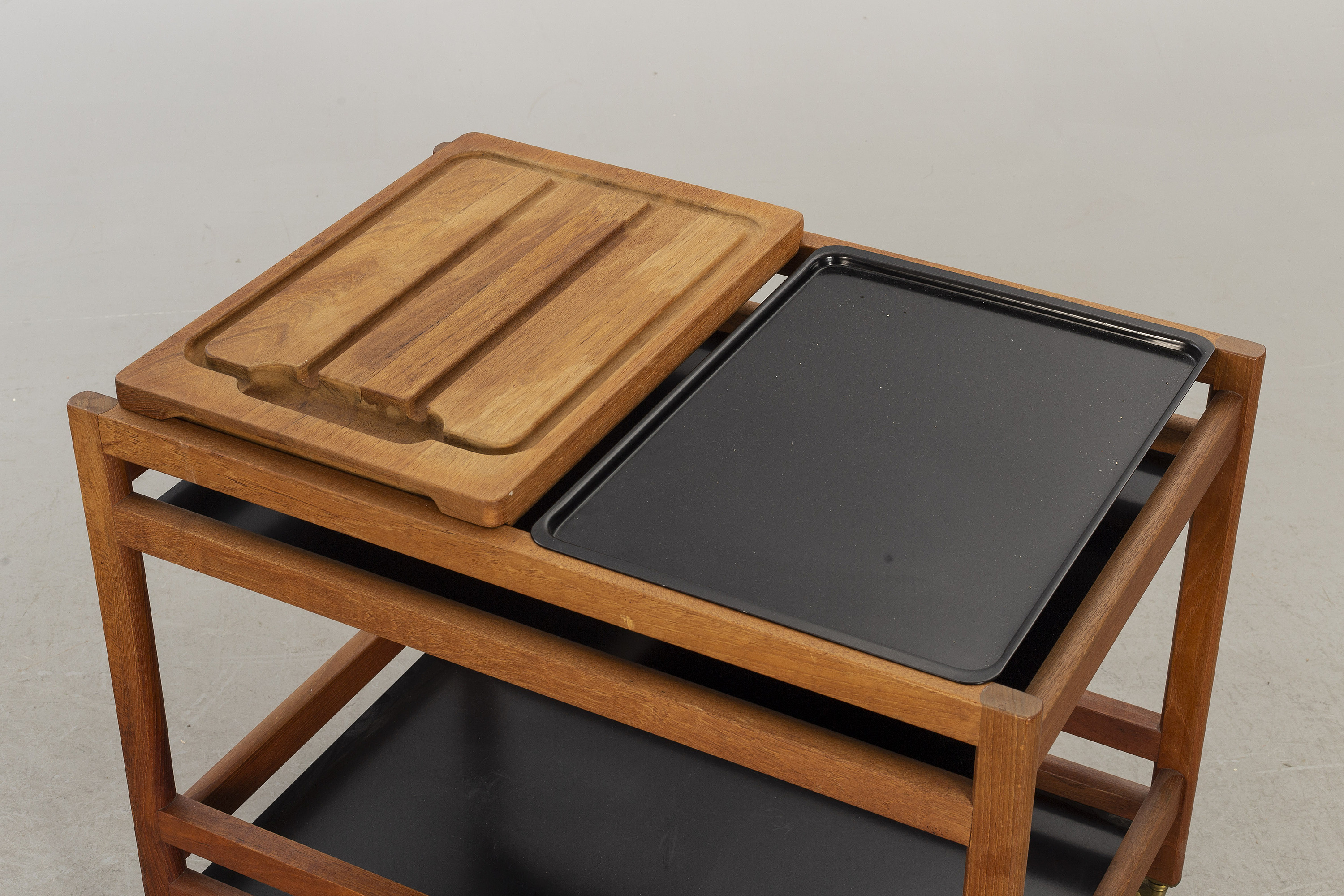 An BØRGE MOGENSEN serving trolley, model 5370. - Bukowskis