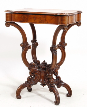 124019. SYBORD. Nyrokoko, 1800-talets andra hälft.