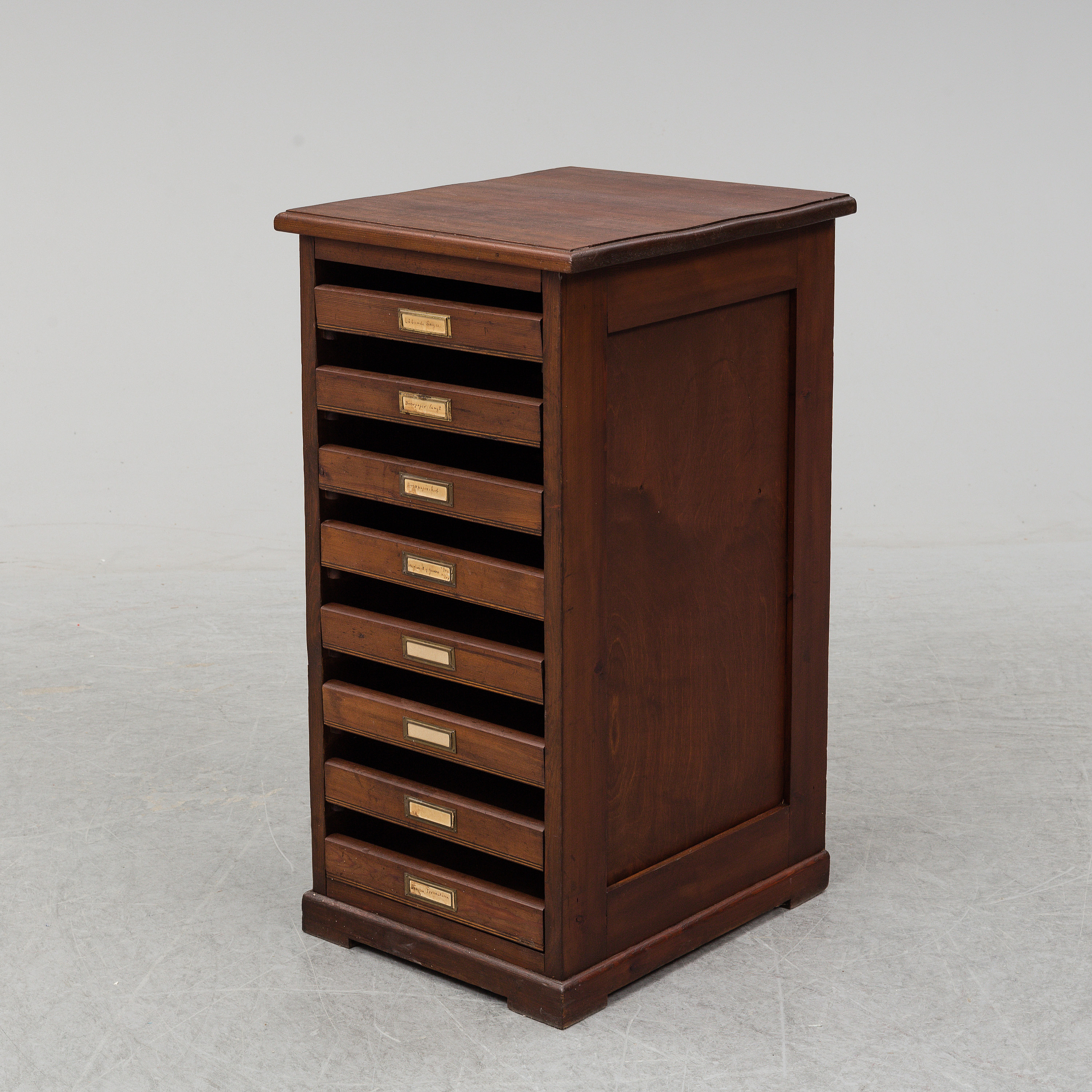 An early 20th Century stained pine office furniture. Bukowskis