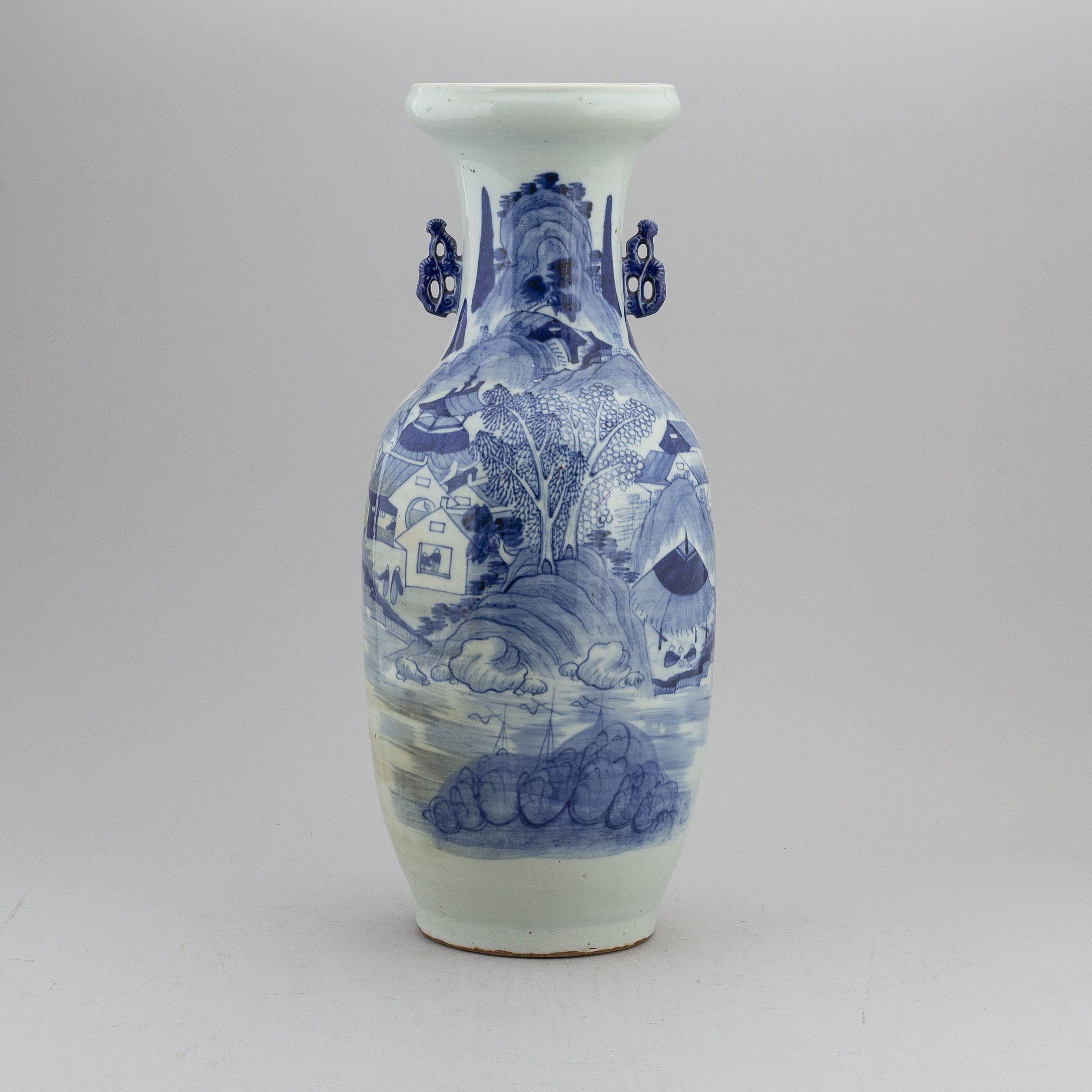 A blue and white floor vase, Qing dynasty, late 19th century. Bukowskis