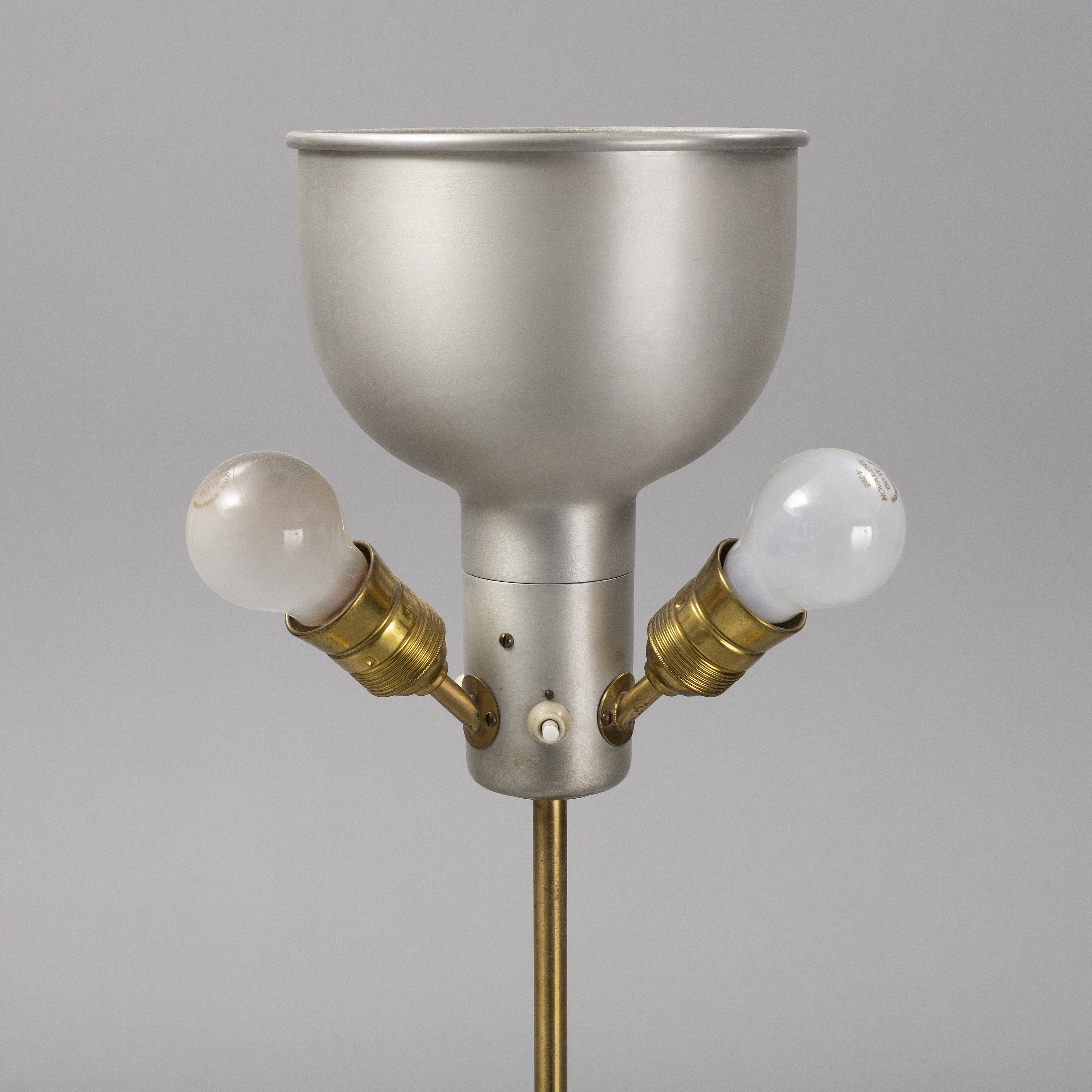 JOSEF FRANK, brass floor lamp 2148, Firma Svenskt Tenn. - Bukowskis