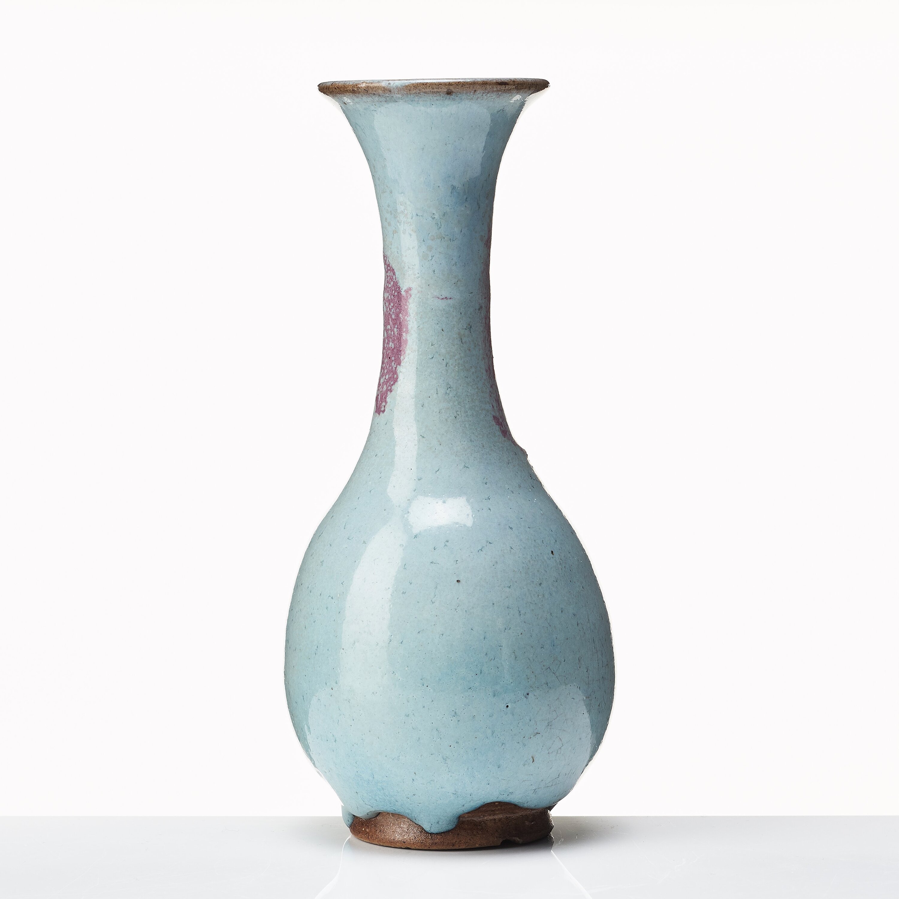 Vas, porslin. Yuandynastin (12711368). Bukowskis