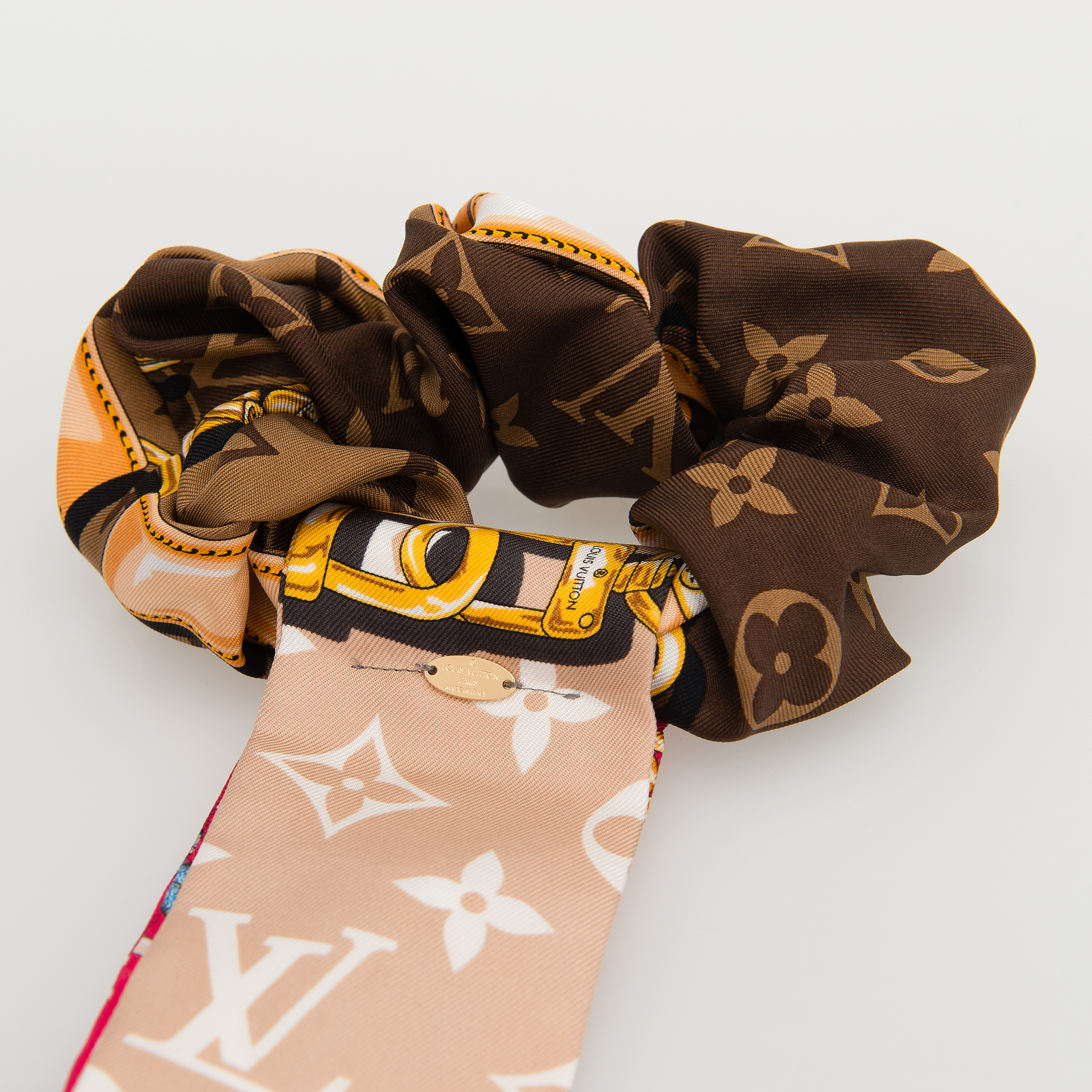 Louis Vuitton, Monogram Confidential Square, scarf. - Bukowskis