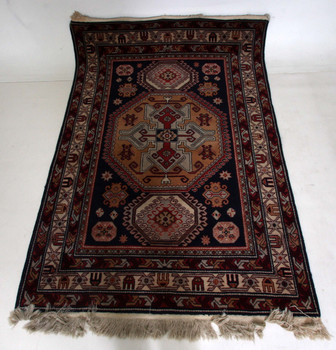128067. MATTA, orientalisk. Ca 206x148.