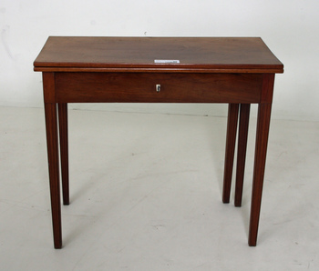 132173. SPELBORD, sengustavianskt, 1800-tal.
