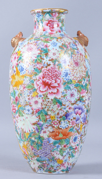 133015. URNA, porslin, Kina, millefiori-dekor, 1900-tal.
