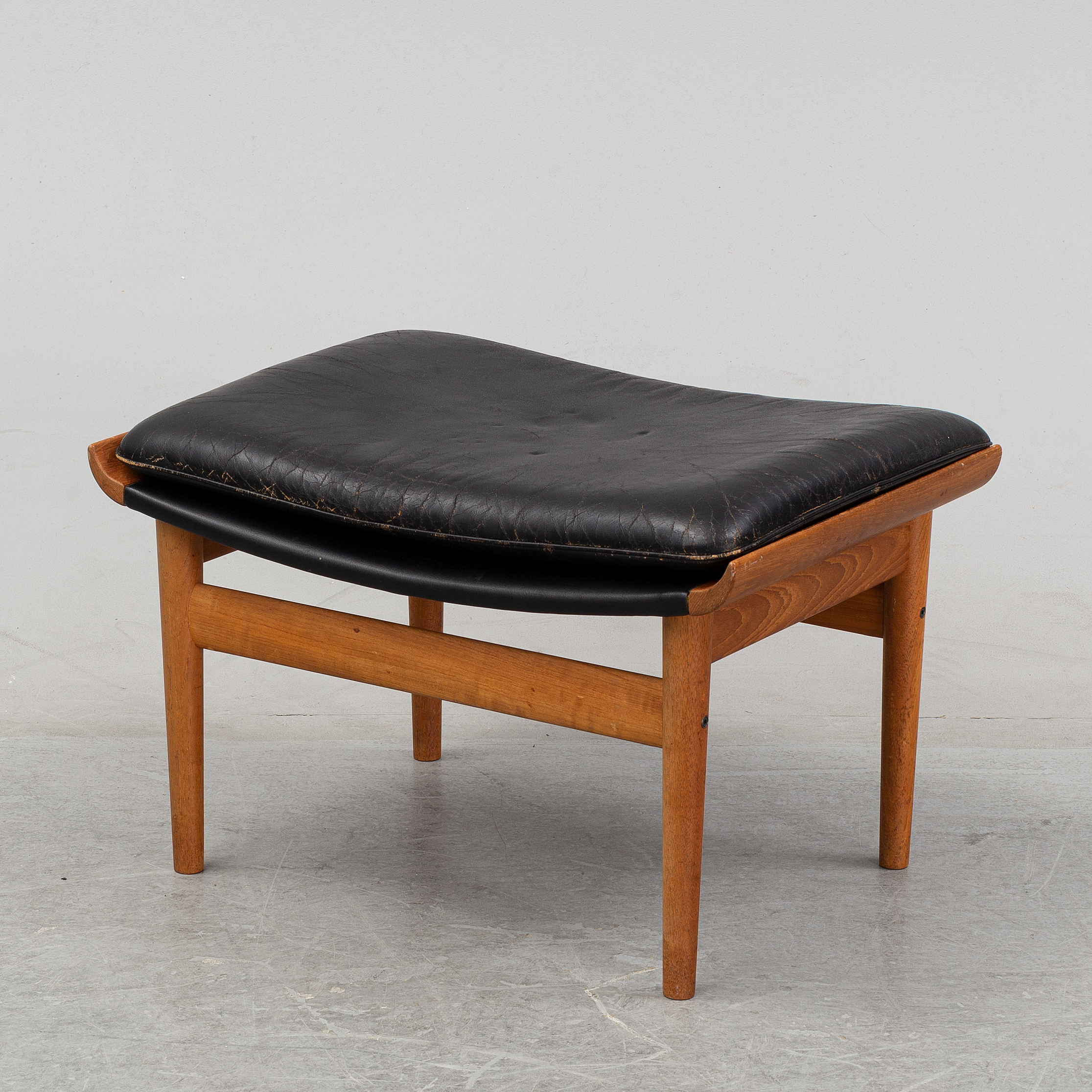 Finn Juhl ottoman model 500 series