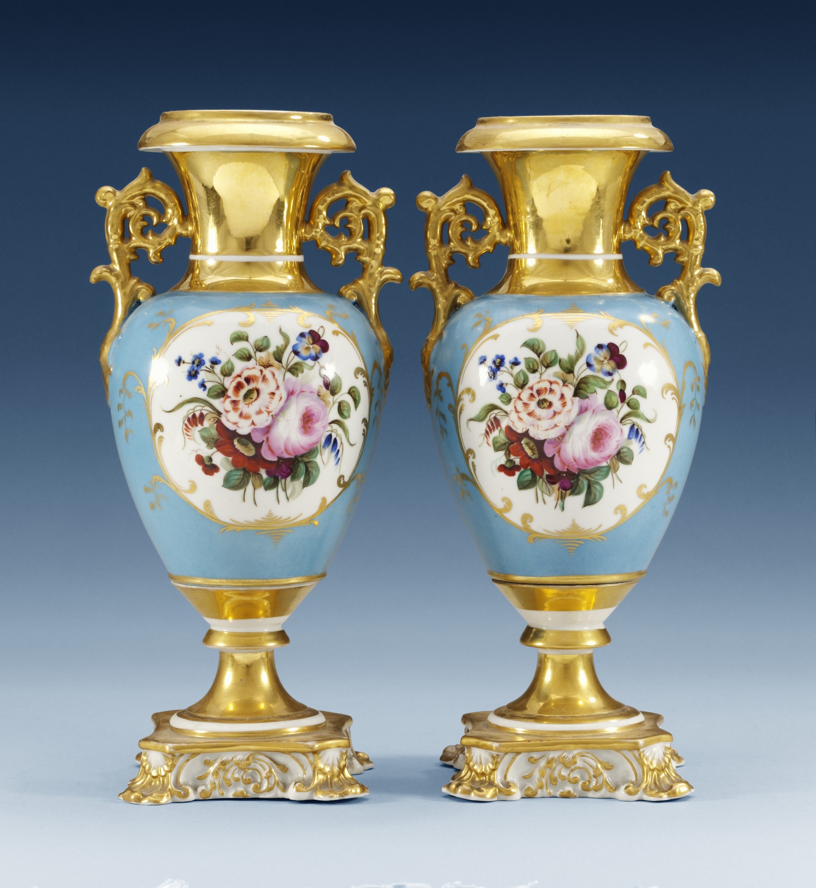A pair of Russian vases, 19th Century. Bukowskis