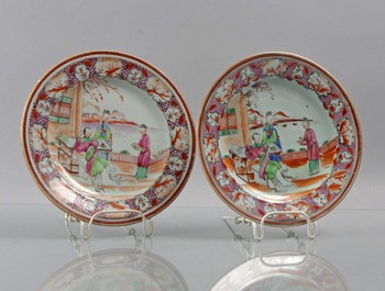 133943. TALLRIKAR, 2 st, porslin. Kina, 1700-tal.