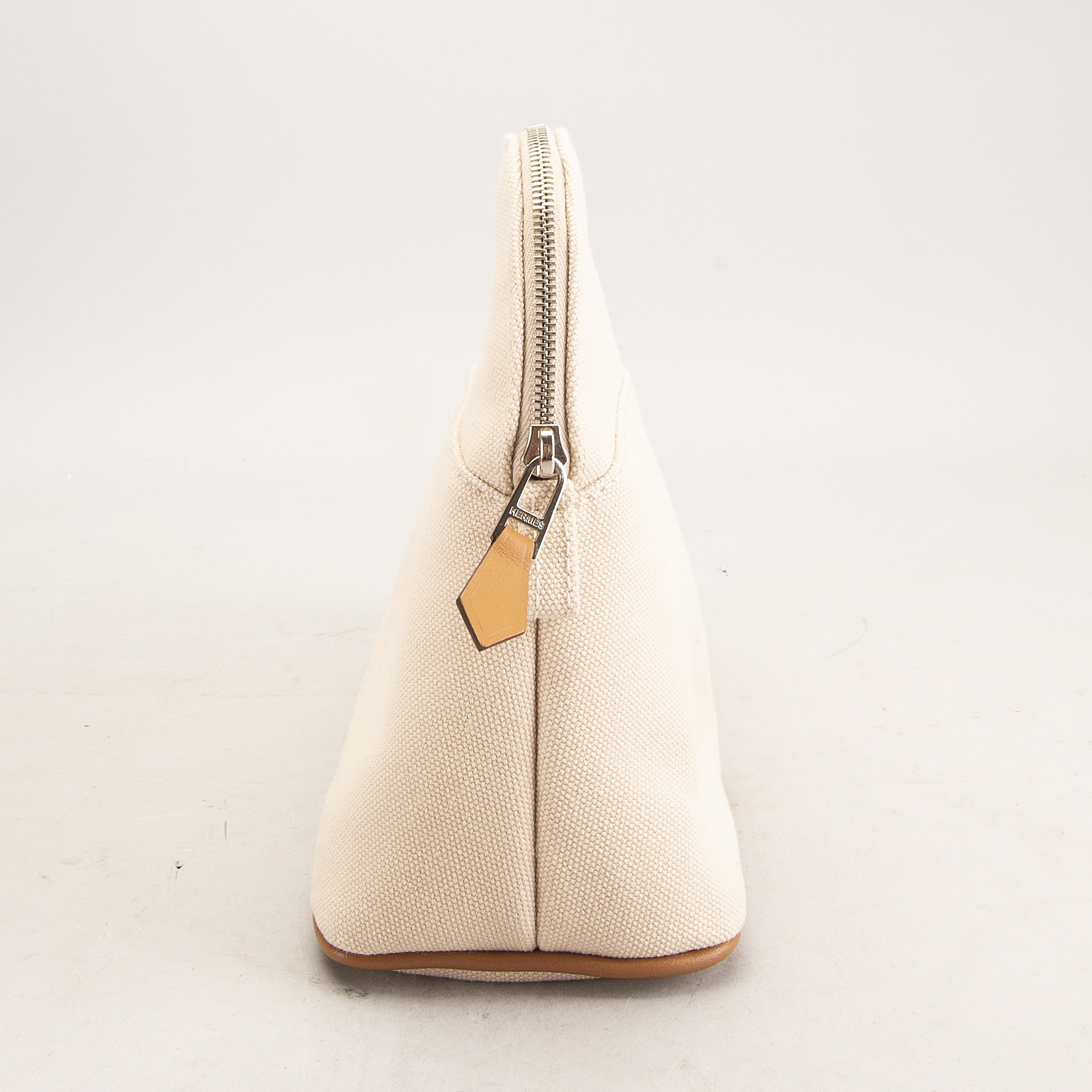 Hermès, Travelbag, "Bolide Travel Case M". Bukowskis