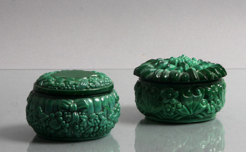 134933. DOSOR, 2 st, glasmassa.