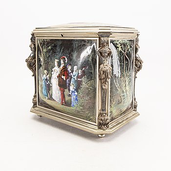Levy Coblentz, a signed enameled box. - Bukowskis