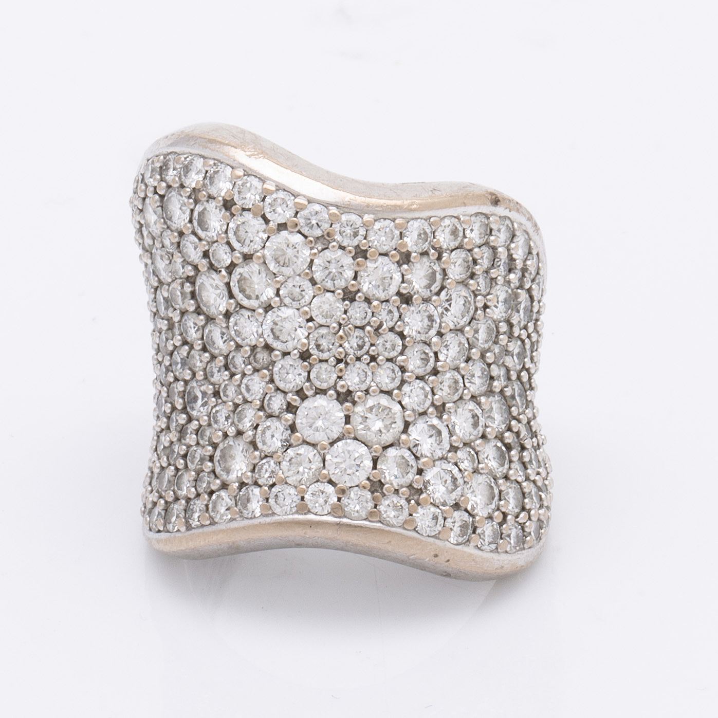 Ole Lynggaard Ring 18K Vitguld Briljanter Ca 4 00 Ct Tot Kiss Ole Lynggaard Ring 18K Vitguld Briljanter Ca 4 00 Ct Tot Kiss