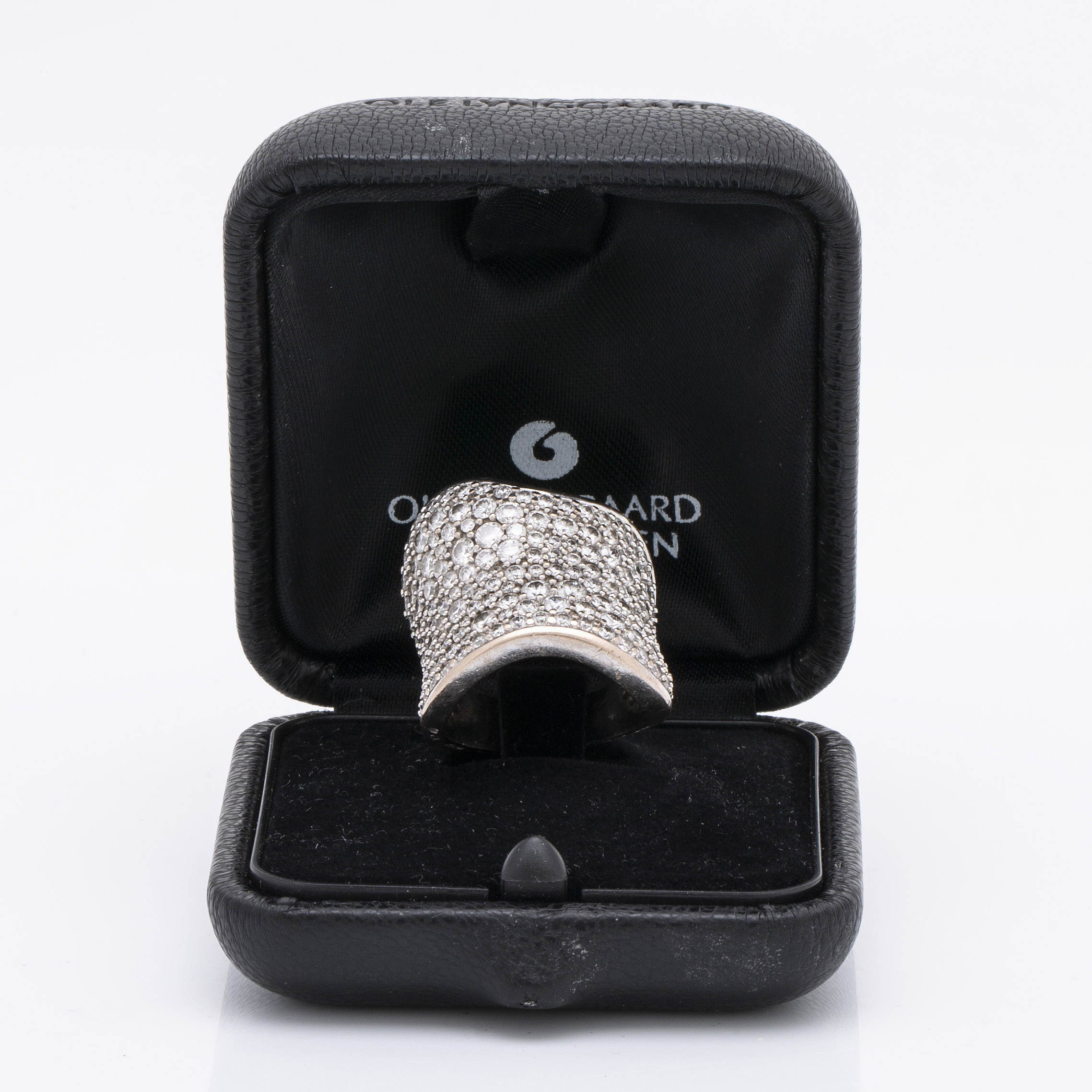 Ole Lynggaard Ring 18K Vitguld Briljanter Ca 4 00 Ct Tot Kiss Ole Lynggaard Ring 18K Vitguld Briljanter Ca 4 00 Ct Tot Kiss