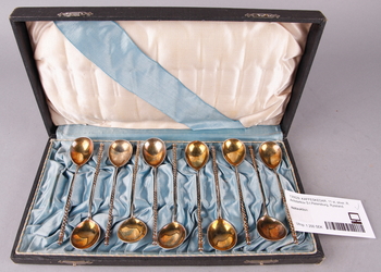 135529. KAFFESKEDAR, 11 st, silver, R. Aritstarkov St Petersburg, Ryssland.