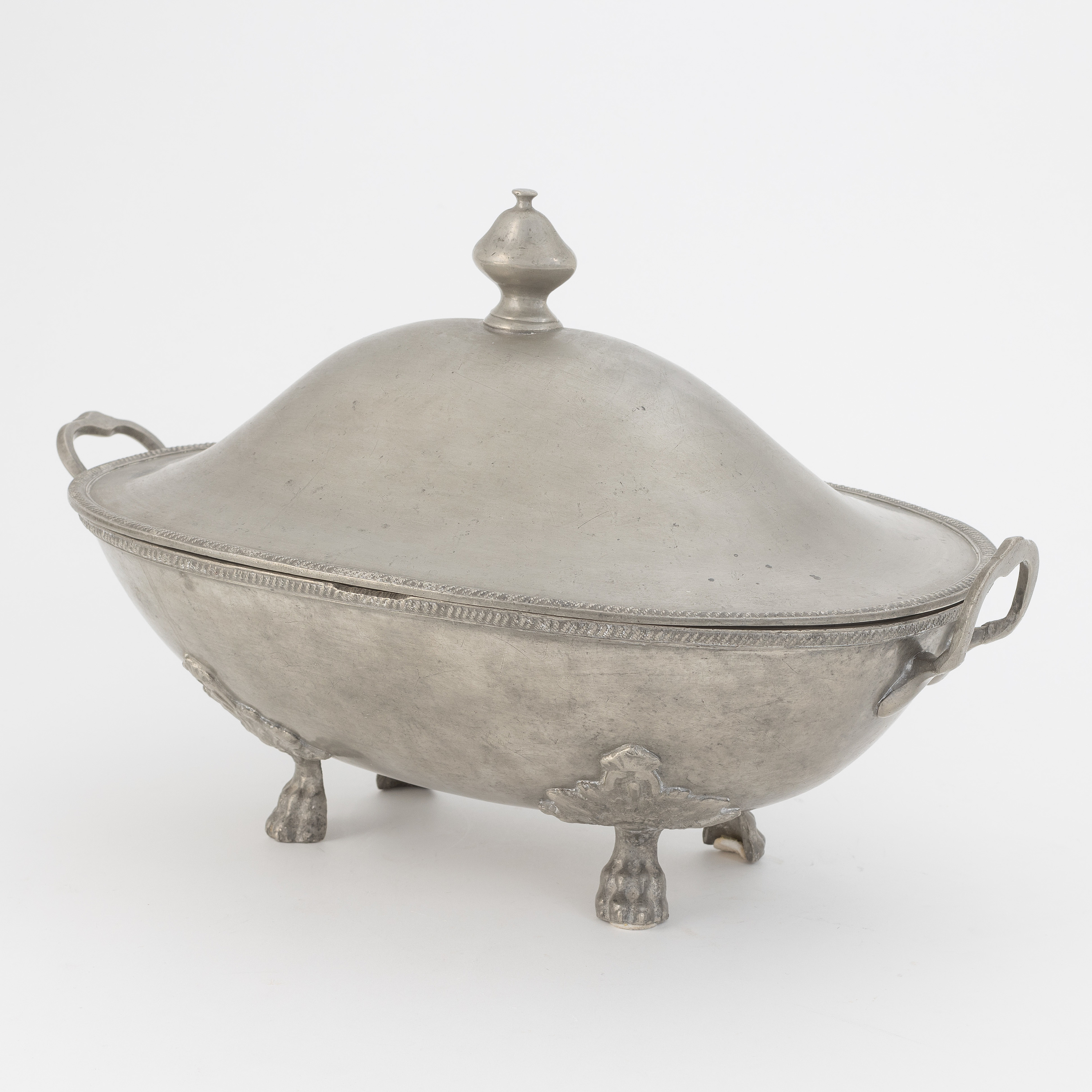 A pewter tureen, by Johan Wiklund (Norrköping 180919). Bukowskis