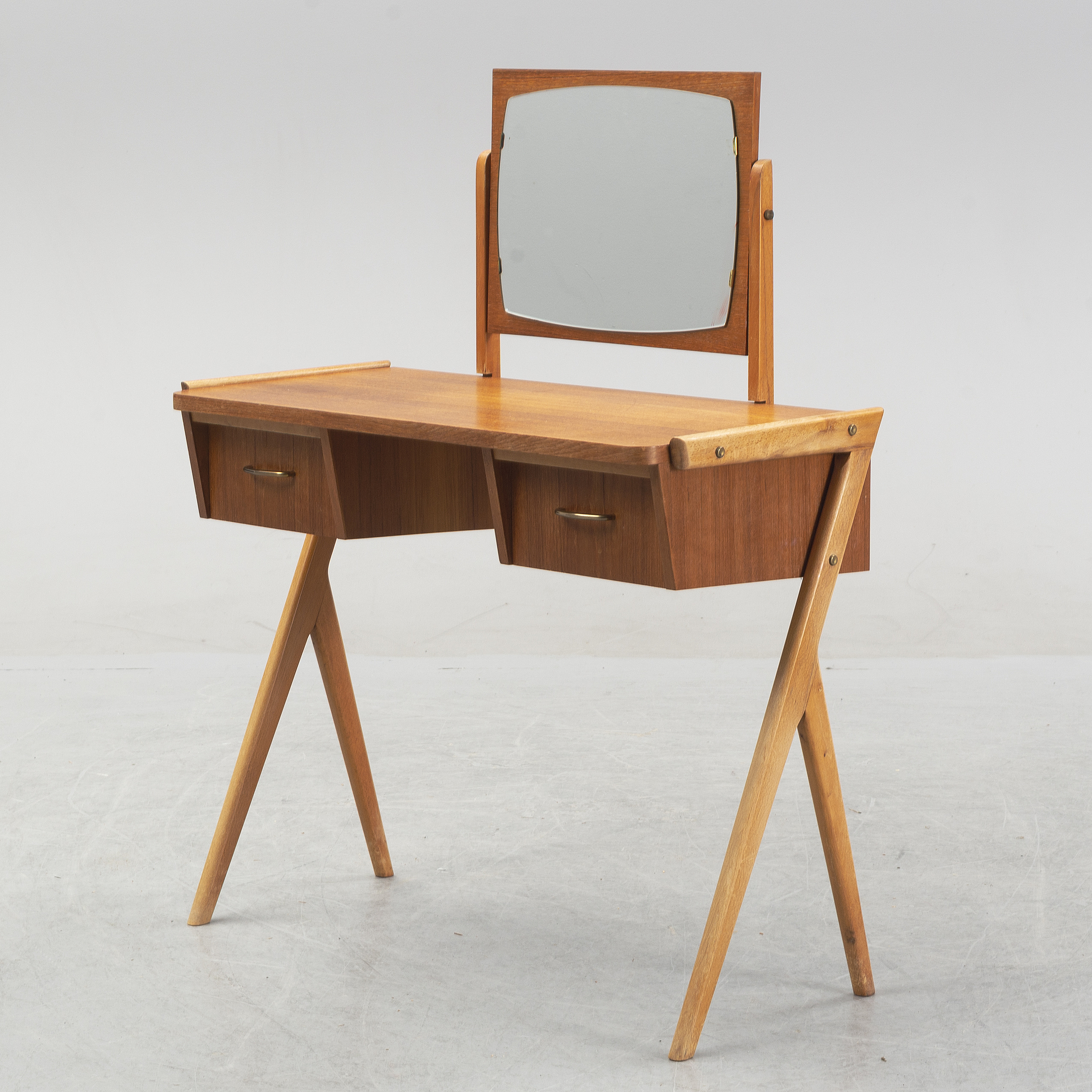 A teak dressing table, Scandinavia, 1950/60s. - Bukowskis
