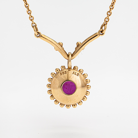 lead glass treated ruby. - Bukowskis