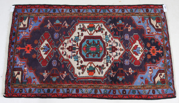 138765. MATTA, orientalisk, ca 122 x 210.