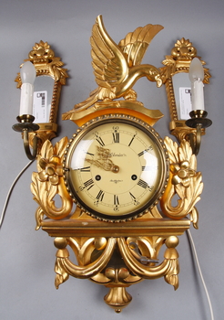 138773. VÄGGPENDYL samt VÄGGLAMPETTER, 2 st, gustaviansk stil, 1900-tal.