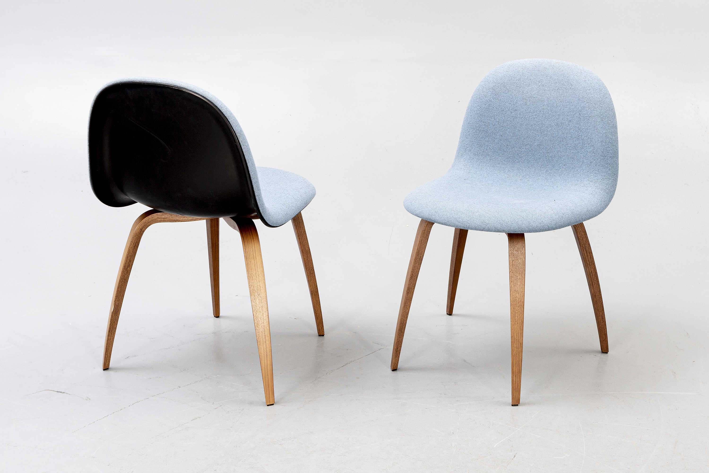 Komplot Design a set of two chairs "3D dining chair", for Gubi 2003