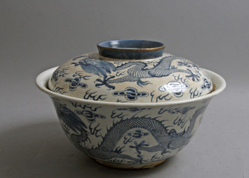 139751. URNA MED LOCK, fajans, Kina.