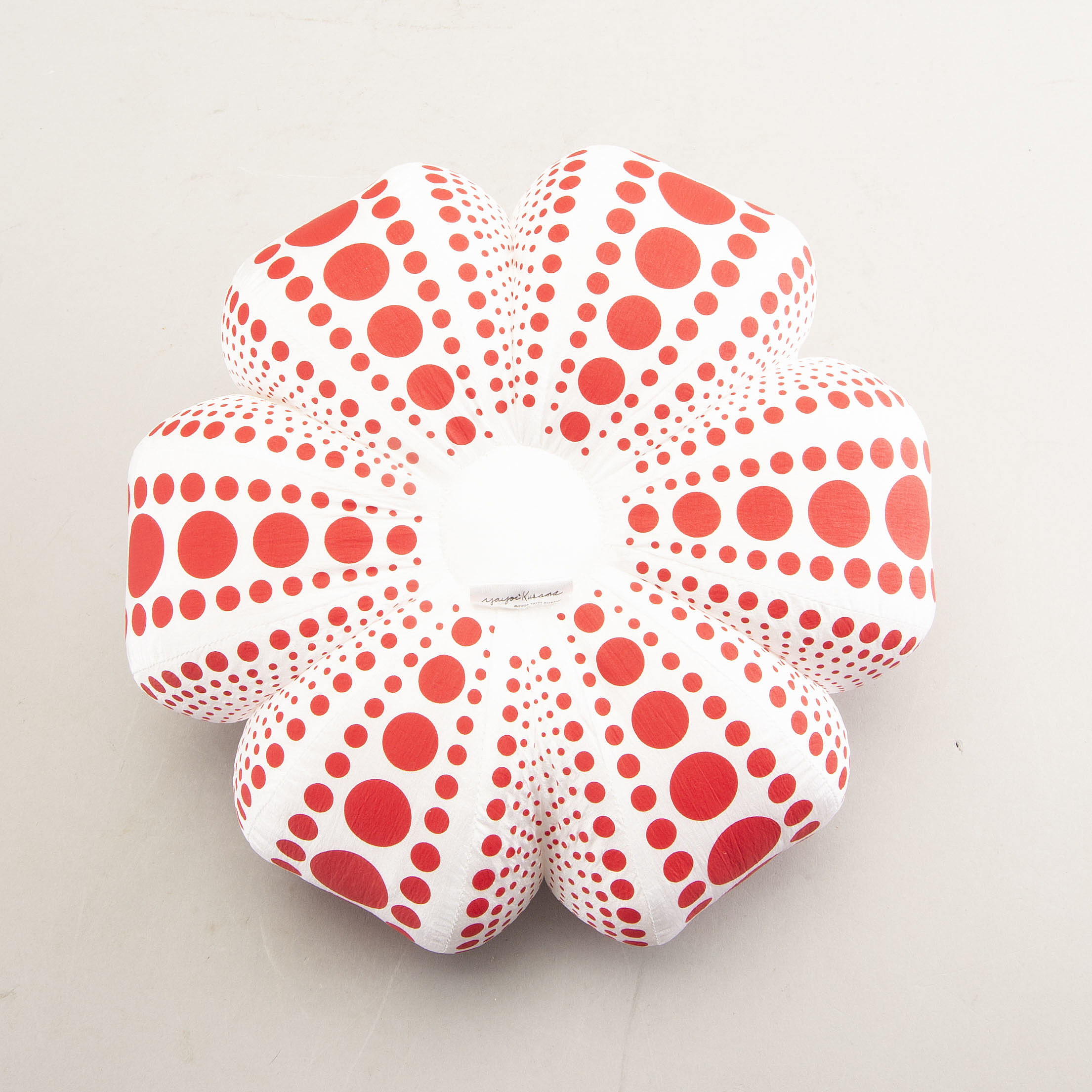 Yayoi Kusama, by Object / Multiple Dots Obsession 2004. Bukowskis