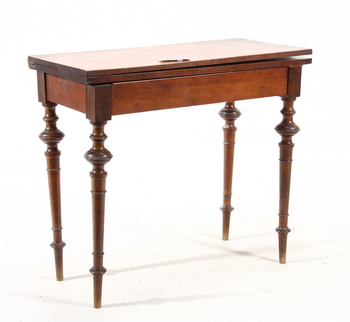140897. SPELBORD. Nyrenässans, 1800-talets andra hälft.