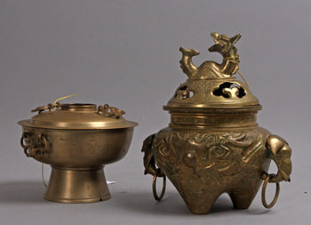 141239. RÖKELSEKAR, 2 st, brons, Kina.