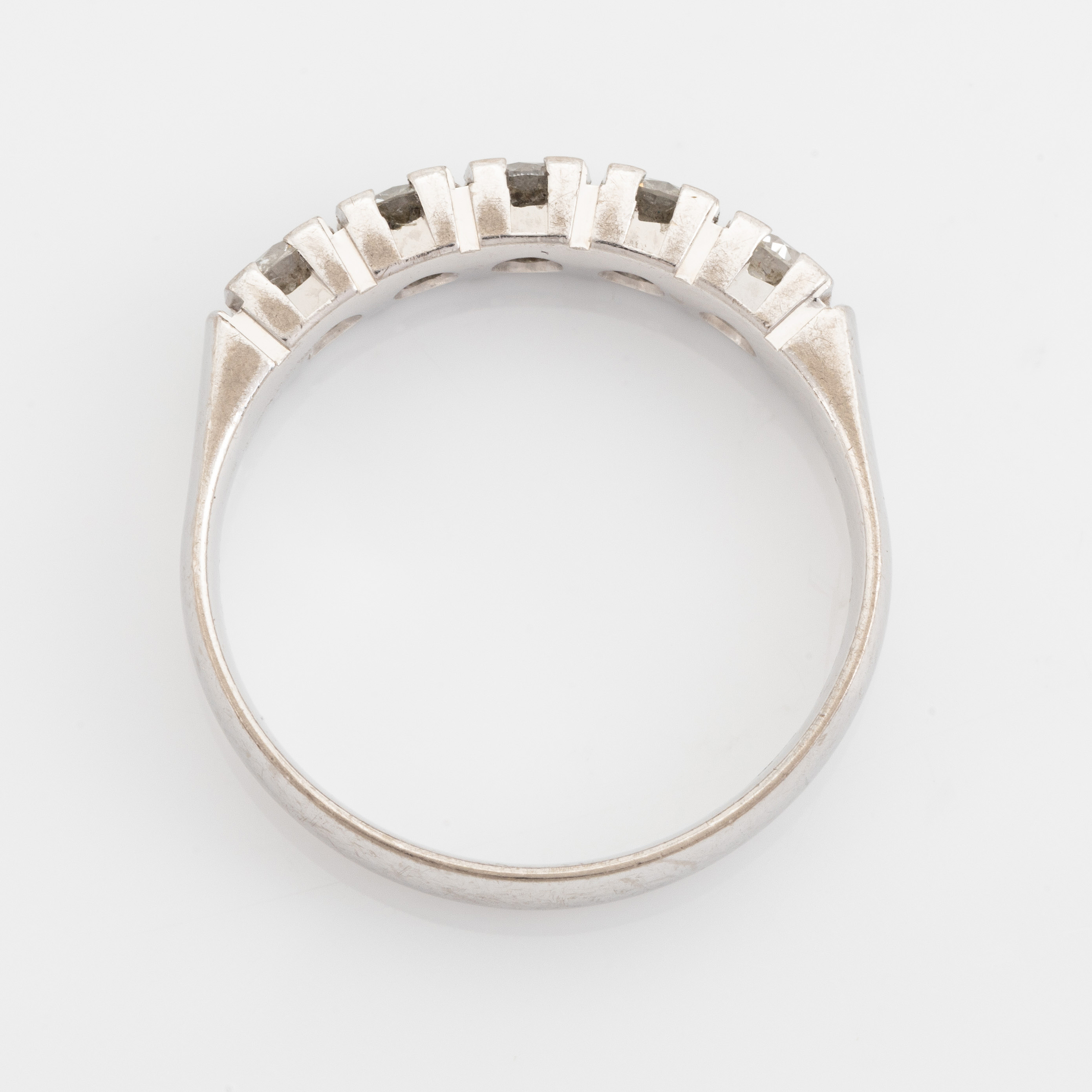 0.75 ct brilliantcut diamond ring. Bukowskis