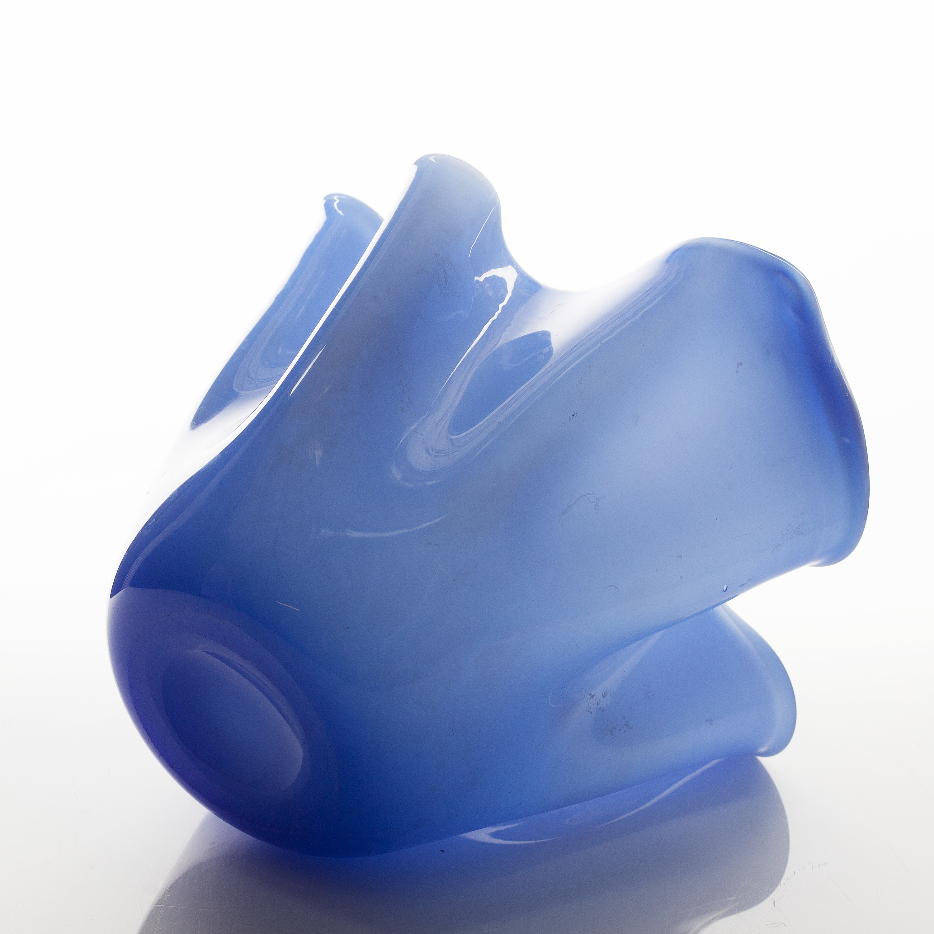 Paolo Venini, A glass vase, signed Venini Murano. Bukowskis