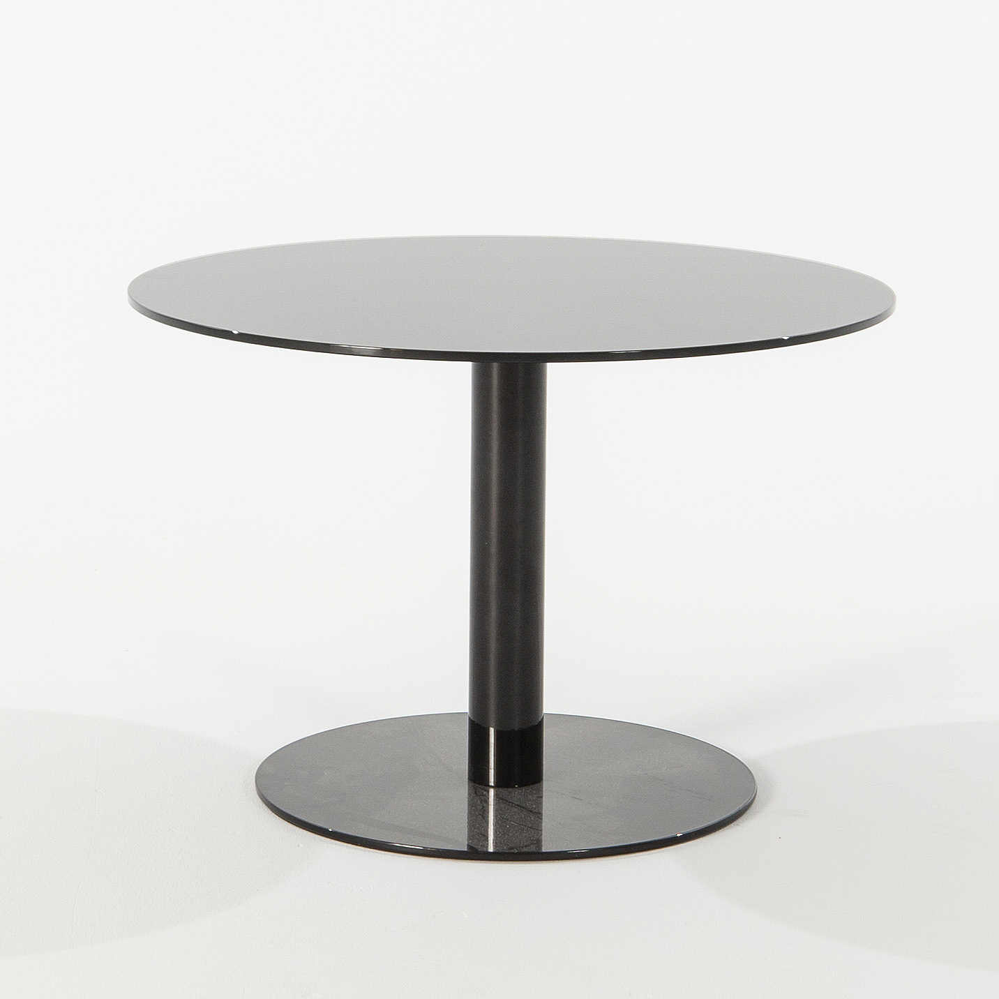 Tom Dixon, soffbord "Flash Table Circle Black", 2000tal. Bukowskis