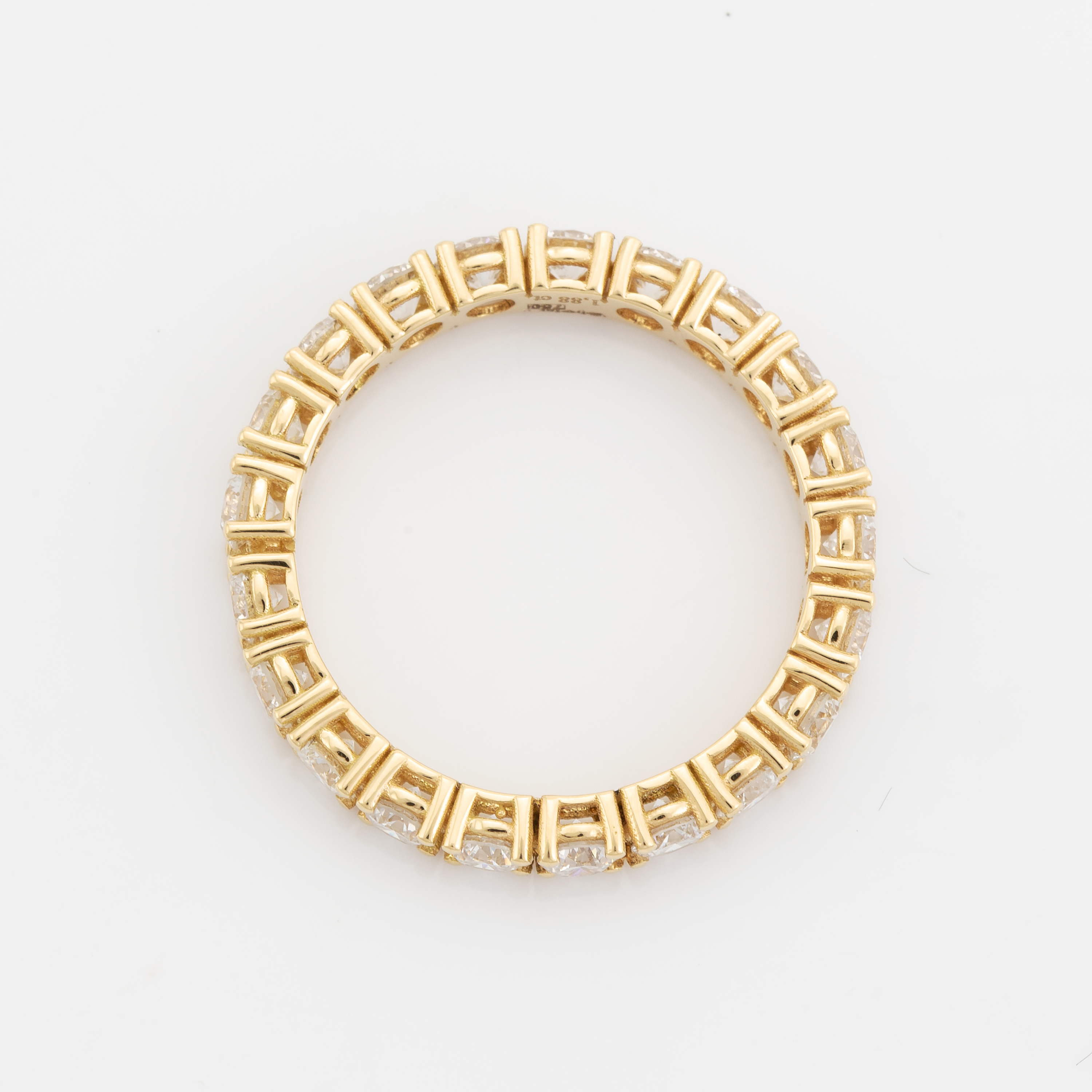 Brilliant cut diamond etyernity ring. - Bukowskis