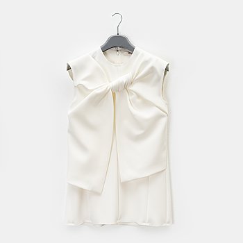 Céline, a bow top, size 36.