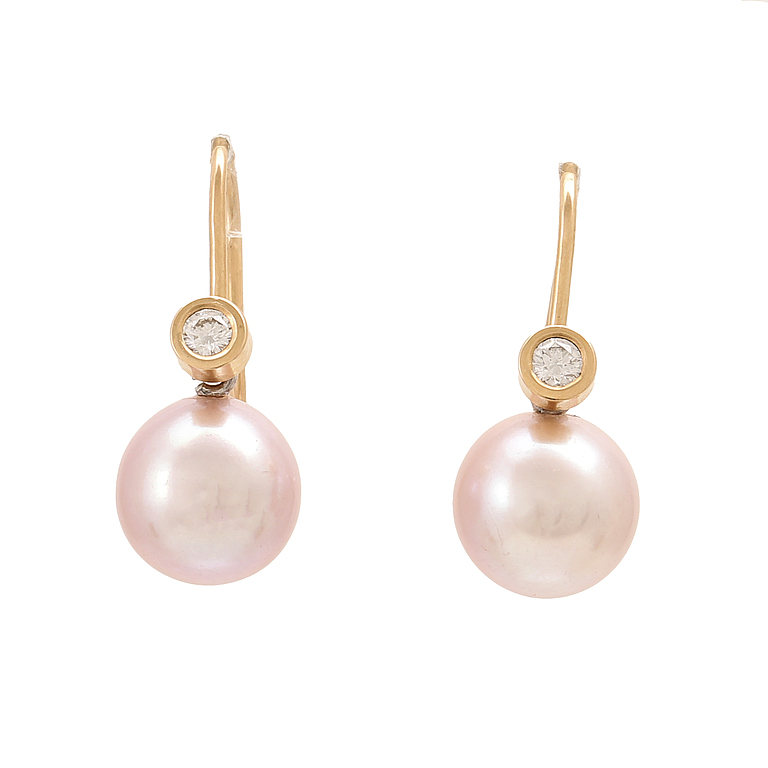 Earrings 18K gold, brilliant-cut diamonds 0.20 ct, two pairs of cultured freshwater pearls and drops of moonstone.