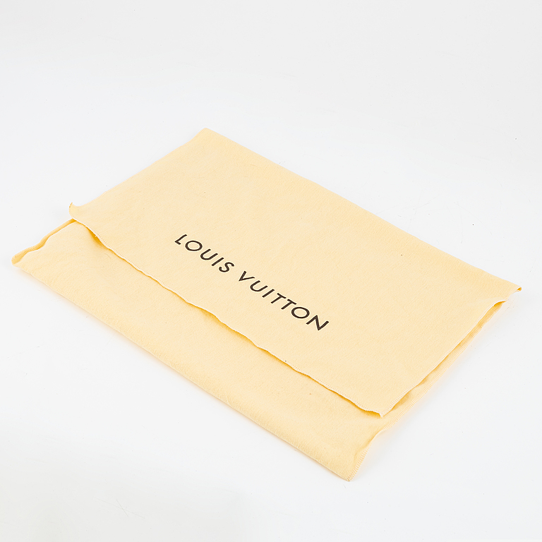 Louis Vuitton, a vernis patent leather 'Wilshire' bag.