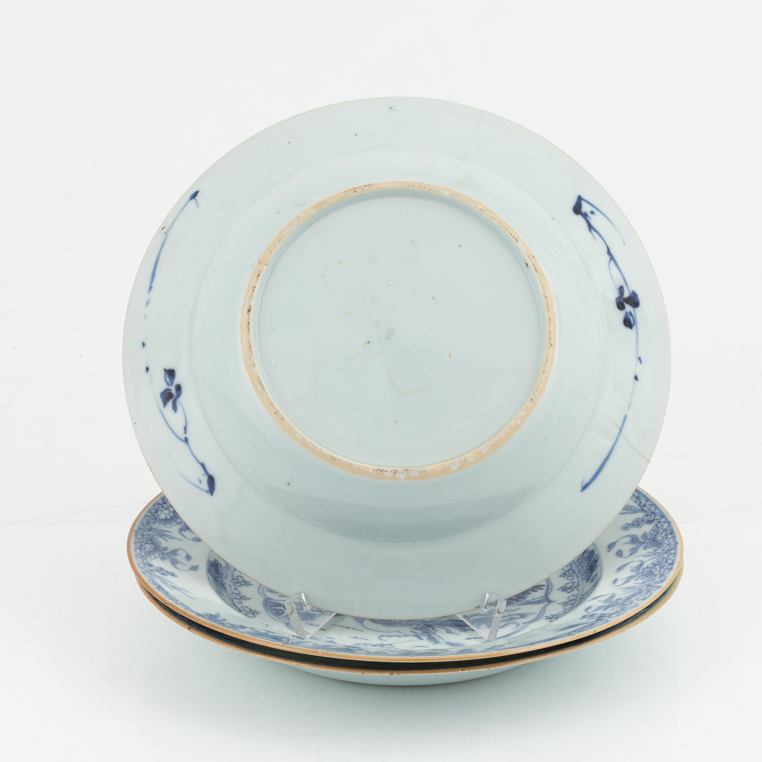 Three blur and white porcelain plates, China, Yongzheng (172335