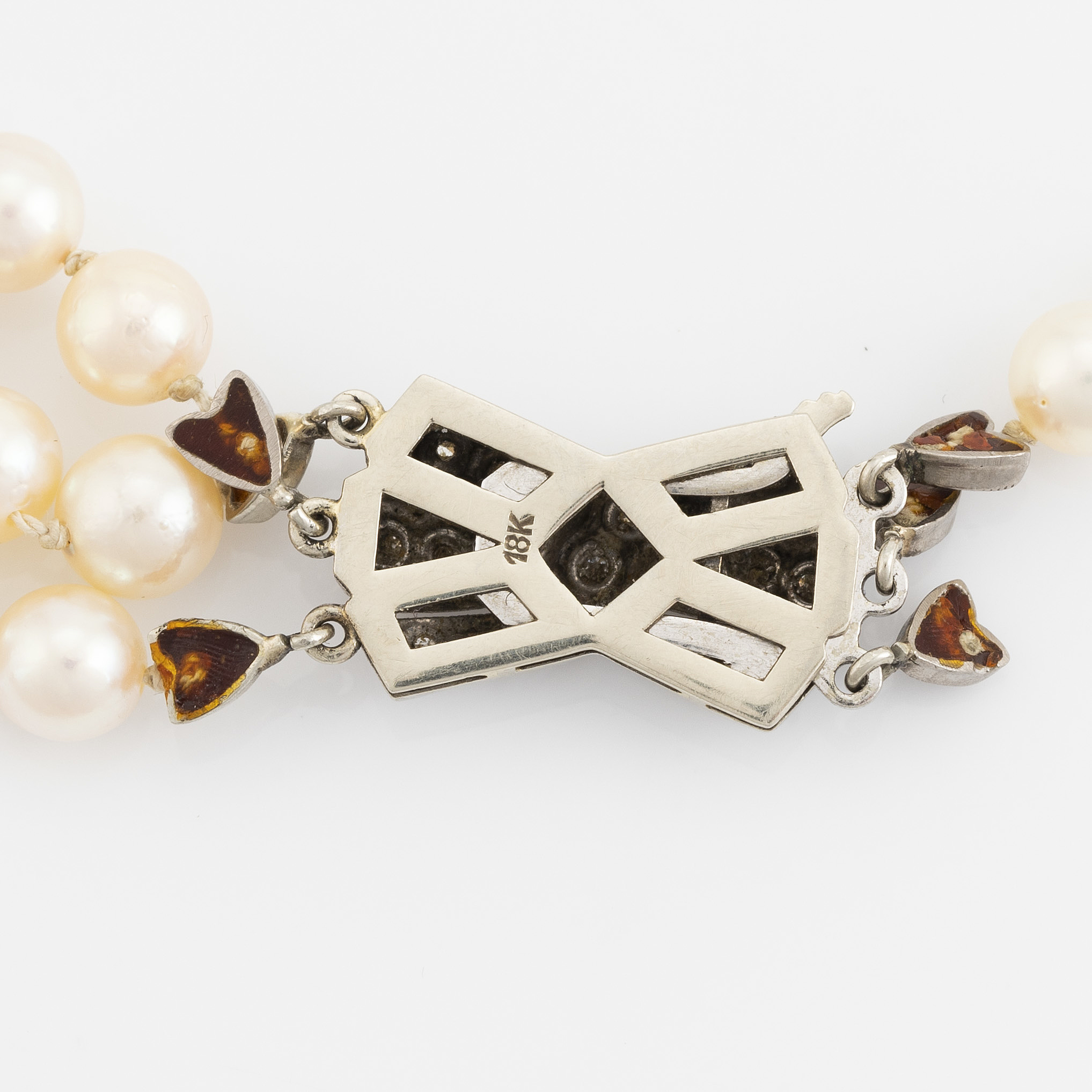 Cultured pearl necklace, clasp 18K white gold. Bukowskis